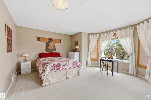 1 577 Butterworth Way, Edmonton, AB 