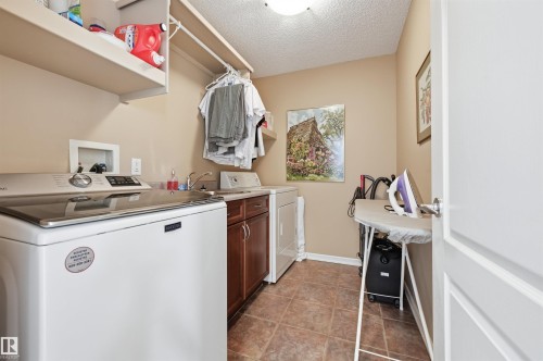 1 577 Butterworth Way, Edmonton, AB 