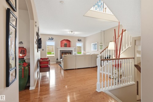 1 577 Butterworth Way, Edmonton, AB 