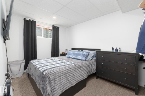 54 Tonewood Boulevard, Spruce Grove, AB - Indoor Photo Showing Bedroom