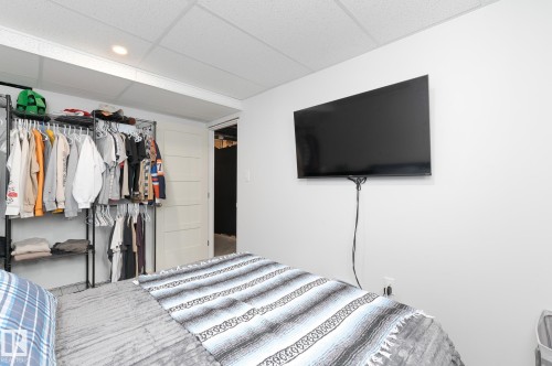 54 Tonewood Boulevard, Spruce Grove, AB - Indoor Photo Showing Bedroom