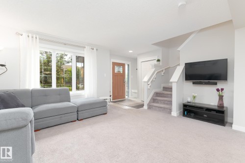 54 Tonewood Boulevard, Spruce Grove, AB - Indoor Photo Showing Living Room