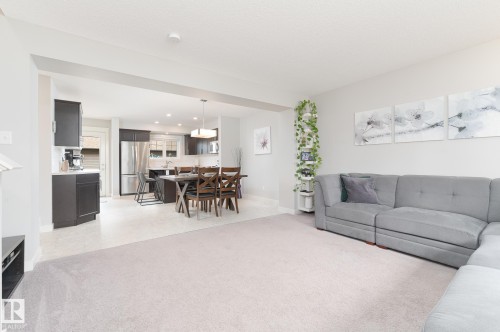 54 Tonewood Boulevard, Spruce Grove, AB - Indoor Photo Showing Living Room
