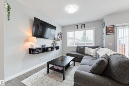 8 Halladay Boulevard, Spruce Grove, AB 