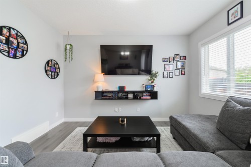 8 Halladay Boulevard, Spruce Grove, AB 