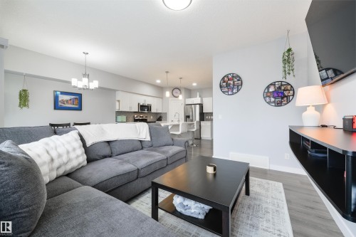 8 Halladay Boulevard, Spruce Grove, AB 