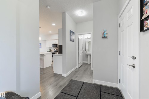 8 Halladay Boulevard, Spruce Grove, AB 