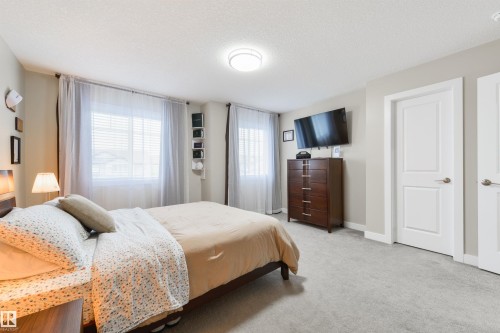 8 Halladay Boulevard, Spruce Grove, AB 