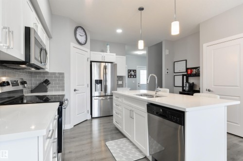 8 Halladay Boulevard, Spruce Grove, AB 