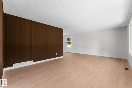 44 Arlington Drive, St. Albert, AB 