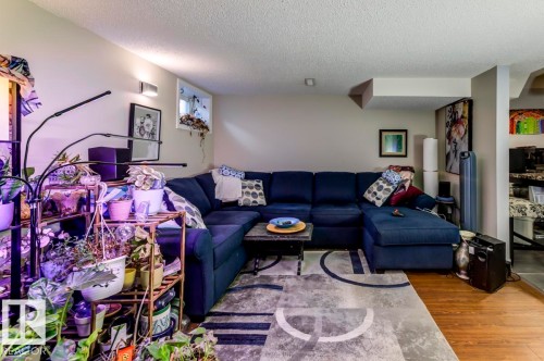 6819 10 Av, Edmonton, AB 