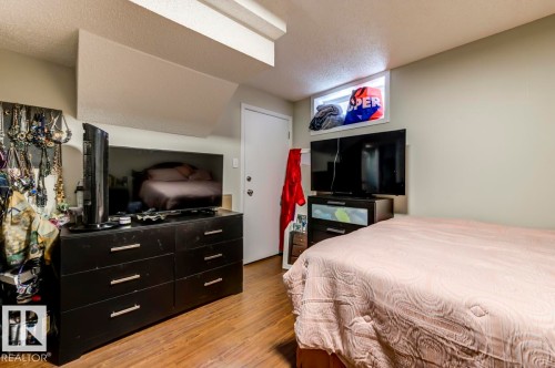 6819 10 Av, Edmonton, AB 