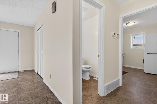 176 Waygood Road, Edmonton, AB - Indoor Photo Showing Other Room