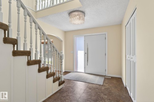 176 Waygood Road, Edmonton, AB - Indoor Photo Showing Other Room
