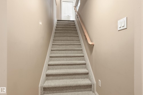 Image quality insufficient for description - 7460 Singer Landing, Edmonton, AB 