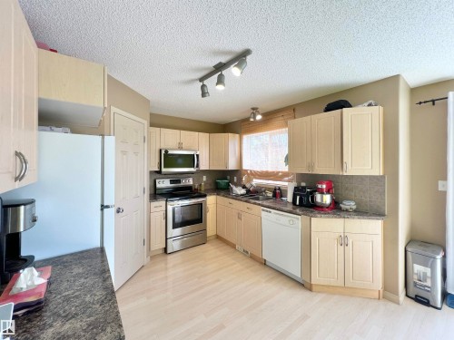 8 4755 Terwillegar Common, Edmonton, AB - Indoor Photo Showing Kitchen