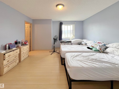 8 4755 Terwillegar Common, Edmonton, AB - Indoor Photo Showing Bedroom