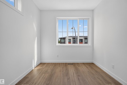 14930 94 Avenue Nw, Edmonton, AB - Indoor Photo Showing Other Room