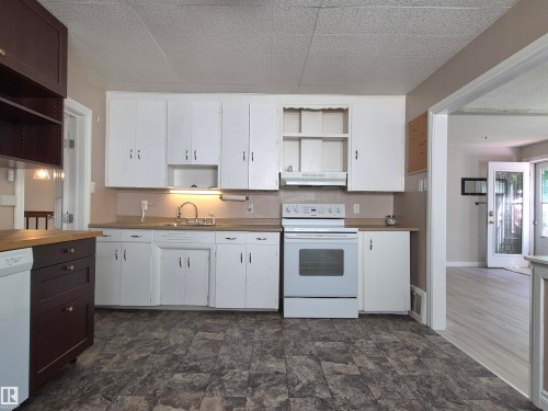5510 48 Avenue, Wetaskiwin, AB 