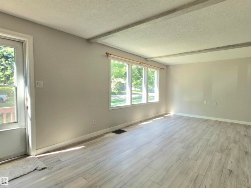 5510 48 Avenue, Wetaskiwin, AB 