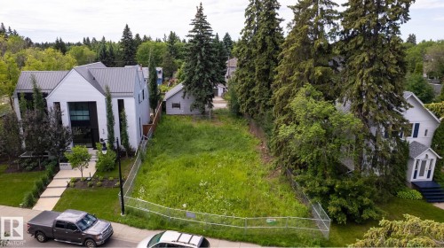 Expansive undeveloped lot presenting an opportunity for new construction - 14307 Summit Drive Nw, Edmonton, AB 