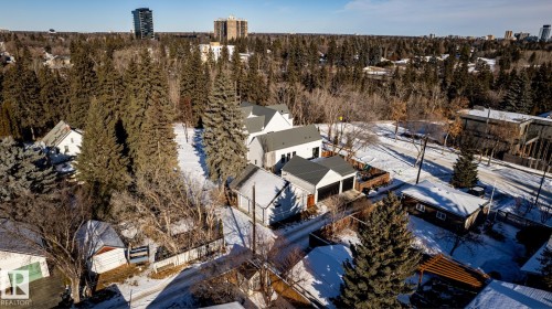 Image quality insufficient for description - 14307 Summit Drive, Edmonton, AB 