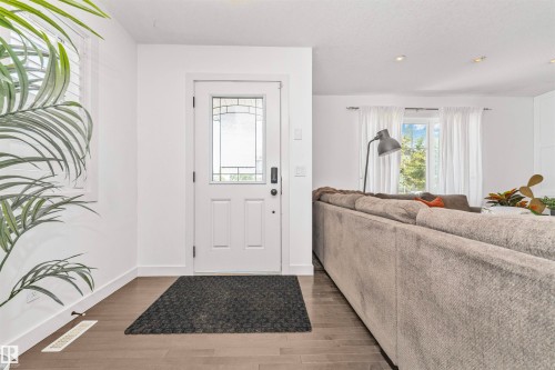 6904 Cardinal Wynd, Edmonton, AB 