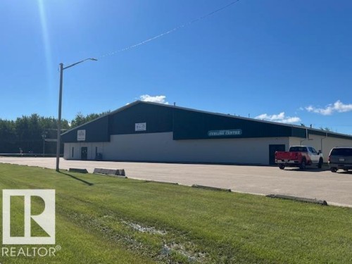 Recreation Centre & Curling - 2 Woodbend Crescent, Warburg, AB 