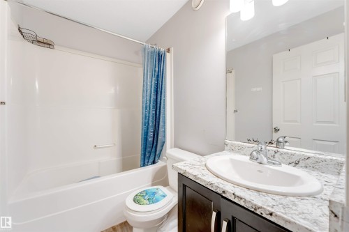 30 3305 Orchards Link, Edmonton, AB 