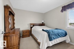 extra upstairs bedroom has a walk in closet - 