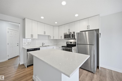 3605 Atkinson Loop, Edmonton, AB - Indoor Photo Showing Kitchen With Stainless Steel Kitchen With Upgraded Kitchen