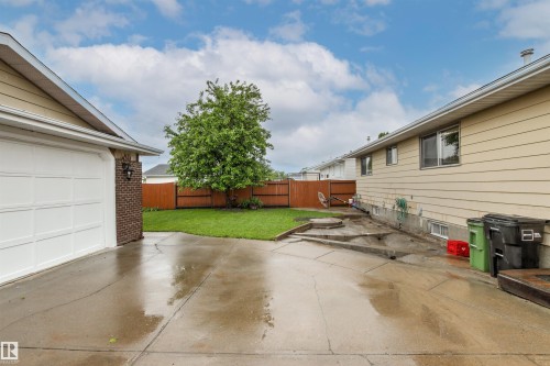11014 163A Avenue, Edmonton, AB 