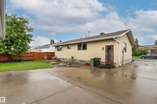 11014 163A Avenue, Edmonton, AB 