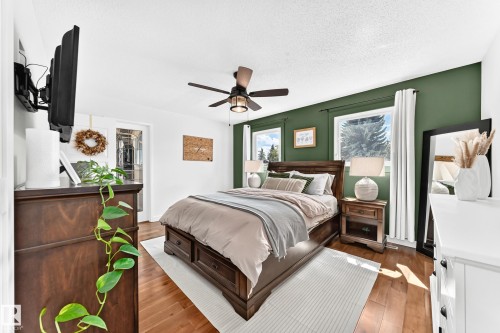 Hardwood-style flooring throughout - 15146 Ramsay Crescent, Edmonton, AB 