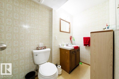 3 piece bath, conveniently located on same level as Family Room/Dry Bar - 4823 10 Avenue, Edmonton, AB 
