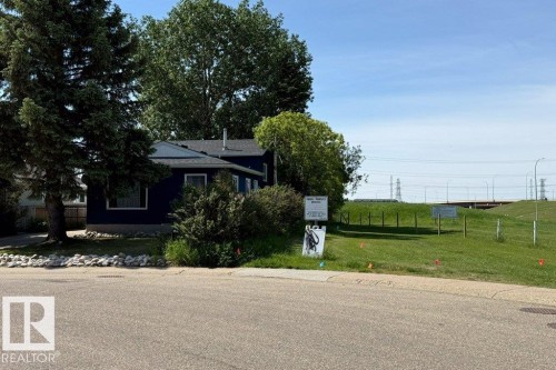 4823 10 Avenue, Edmonton, AB 