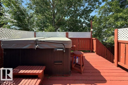 South facing deck and HOT TUB STAYS - 4823 10 Avenue, Edmonton, AB 