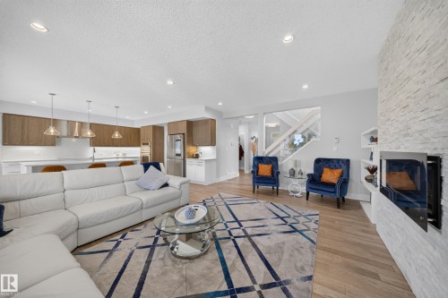 4407 Westcliff Close, Edmonton, AB 