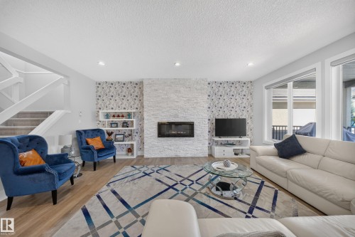 4407 Westcliff Close, Edmonton, AB 