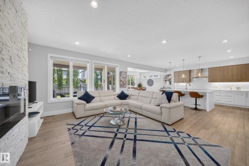4407 Westcliff Close, Edmonton, AB 