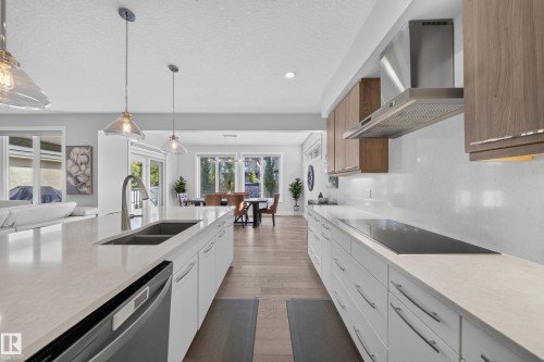 4407 Westcliff Close, Edmonton, AB 