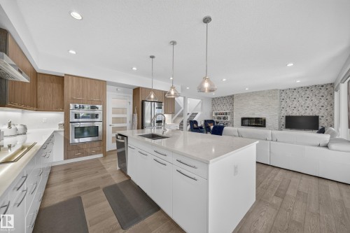 4407 Westcliff Close, Edmonton, AB 