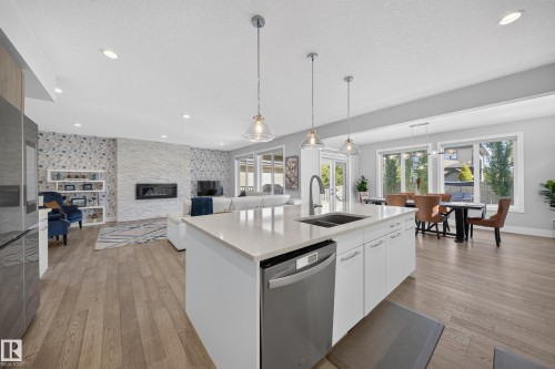 4407 Westcliff Close, Edmonton, AB 