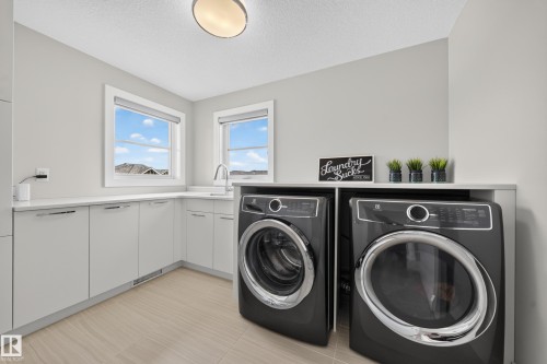 4407 Westcliff Close, Edmonton, AB 