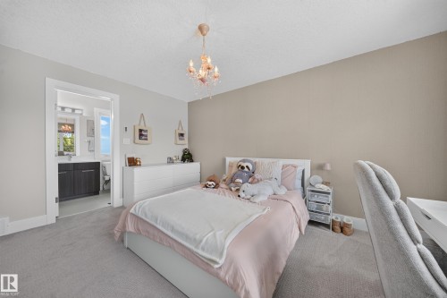 4407 Westcliff Close, Edmonton, AB 