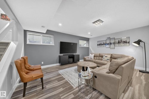 4407 Westcliff Close, Edmonton, AB 