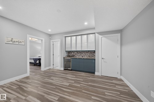 4407 Westcliff Close, Edmonton, AB 