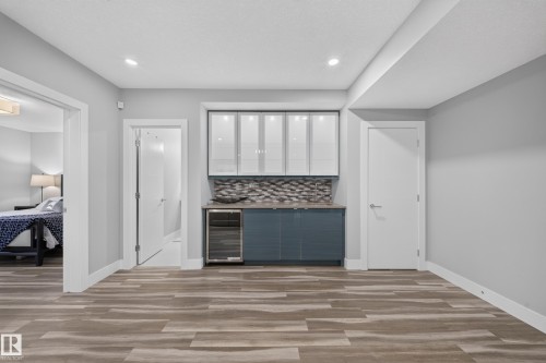 4407 Westcliff Close, Edmonton, AB 