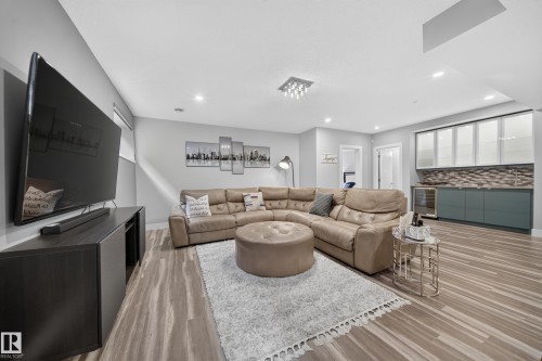 4407 Westcliff Close, Edmonton, AB 