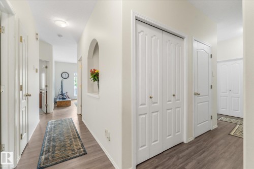 18 Hillcrest Court, Spruce Grove, AB 